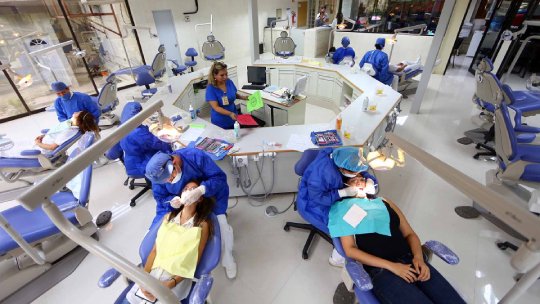 Acreditan calidad de procesos y servicios de Odontología